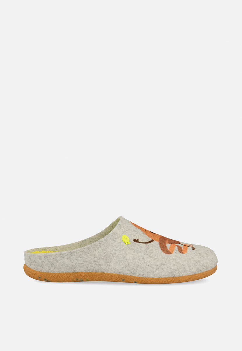 ZAPATILLAS DE CASA DIBUJO Y FRASE VARDE
