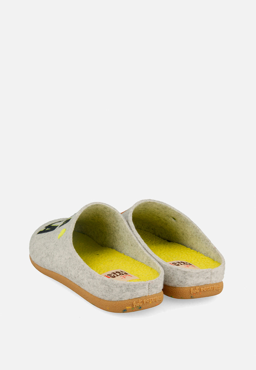 ZAPATILLAS DE CASA DIBUJO Y FRASE VARDE