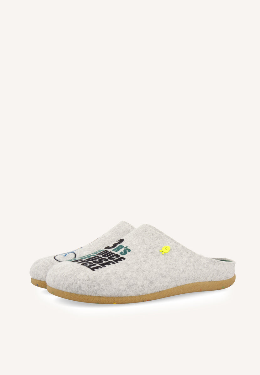 ZAPATILLAS DE CASA DIBUJO Y FRASE CAMOLIN