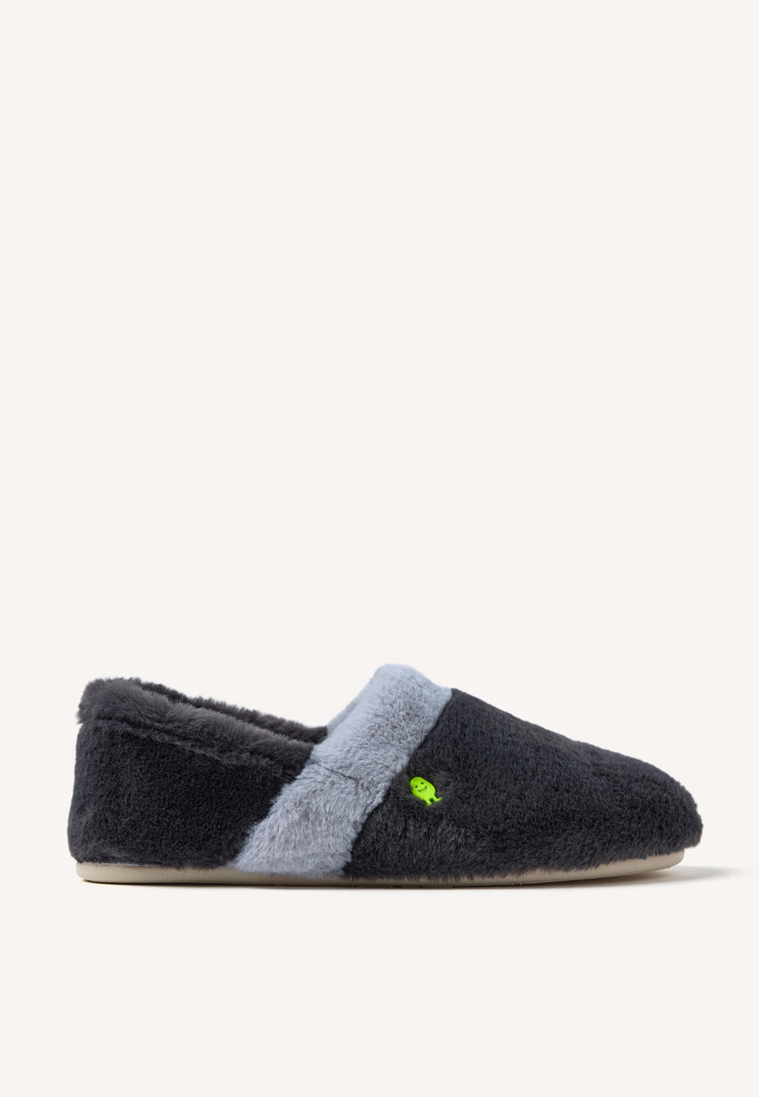 ZAPATILLAS DE CASA CERRADAS PELO OWOSSO