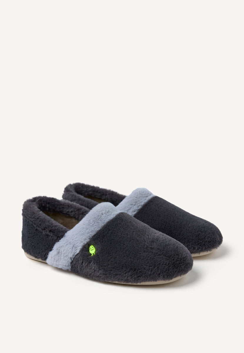 ZAPATILLAS DE CASA CERRADAS PELO OWOSSO
