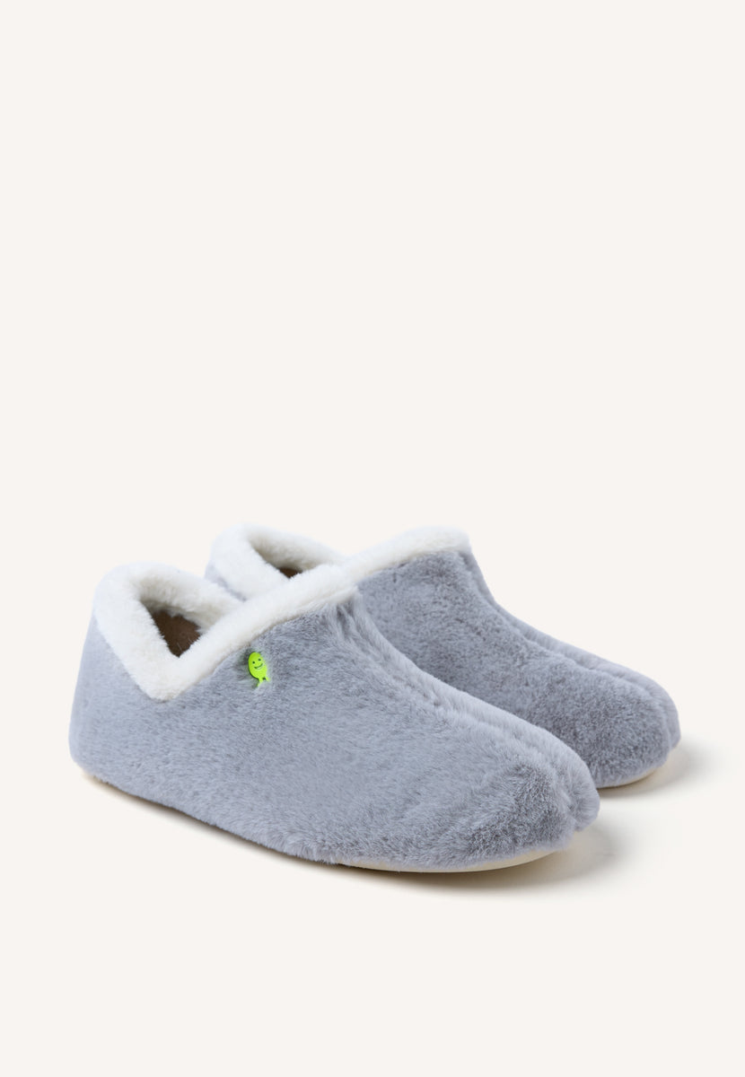 ZAPATILLAS DE CASA ABOTINADAS PELO KERRICK
