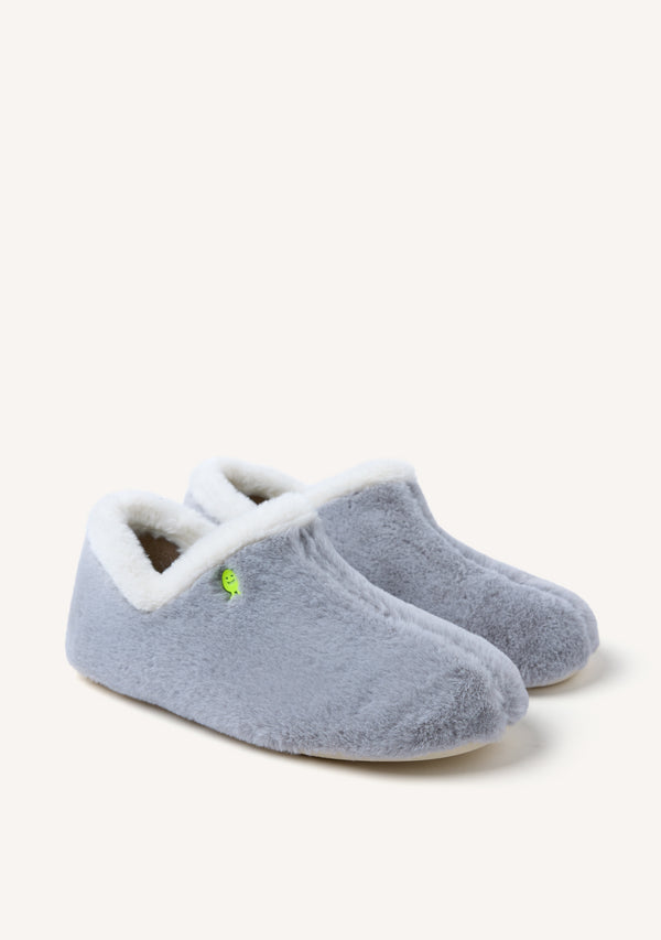 ZAPATILLAS DE CASA ABOTINADAS PELO KERRICK