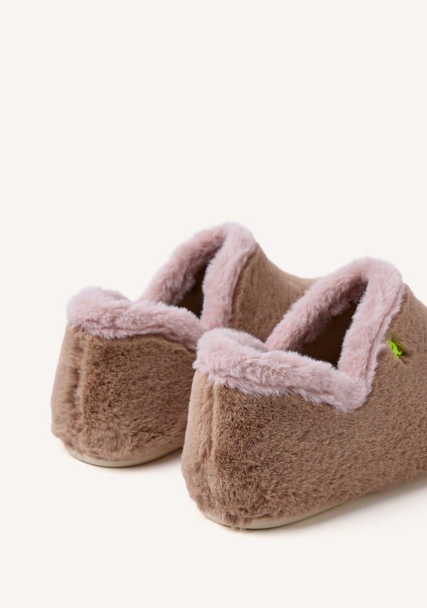 ZAPATILLAS DE CASA ABOTINADAS PELO KERRICK