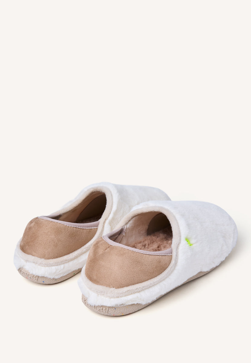 ZAPATILLAS DE CASA SUAVES BLANCAS