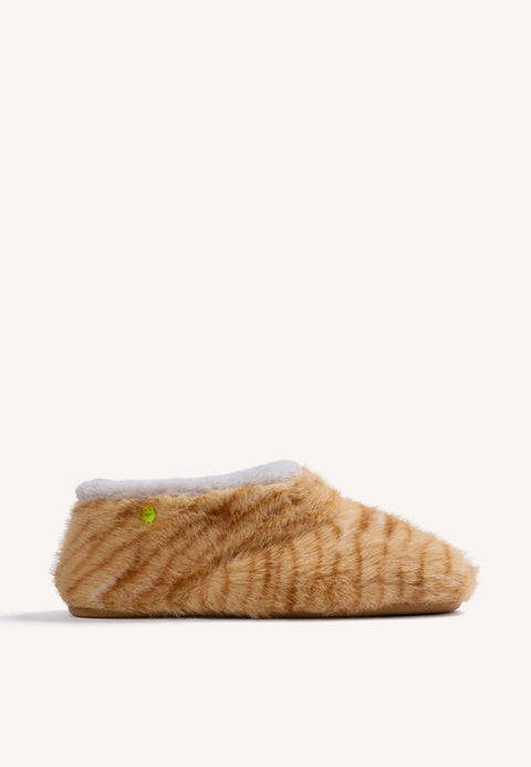 ZAPATILLAS DE CASA ABOTINADAS ESTAMPADO ANIMAL PELO