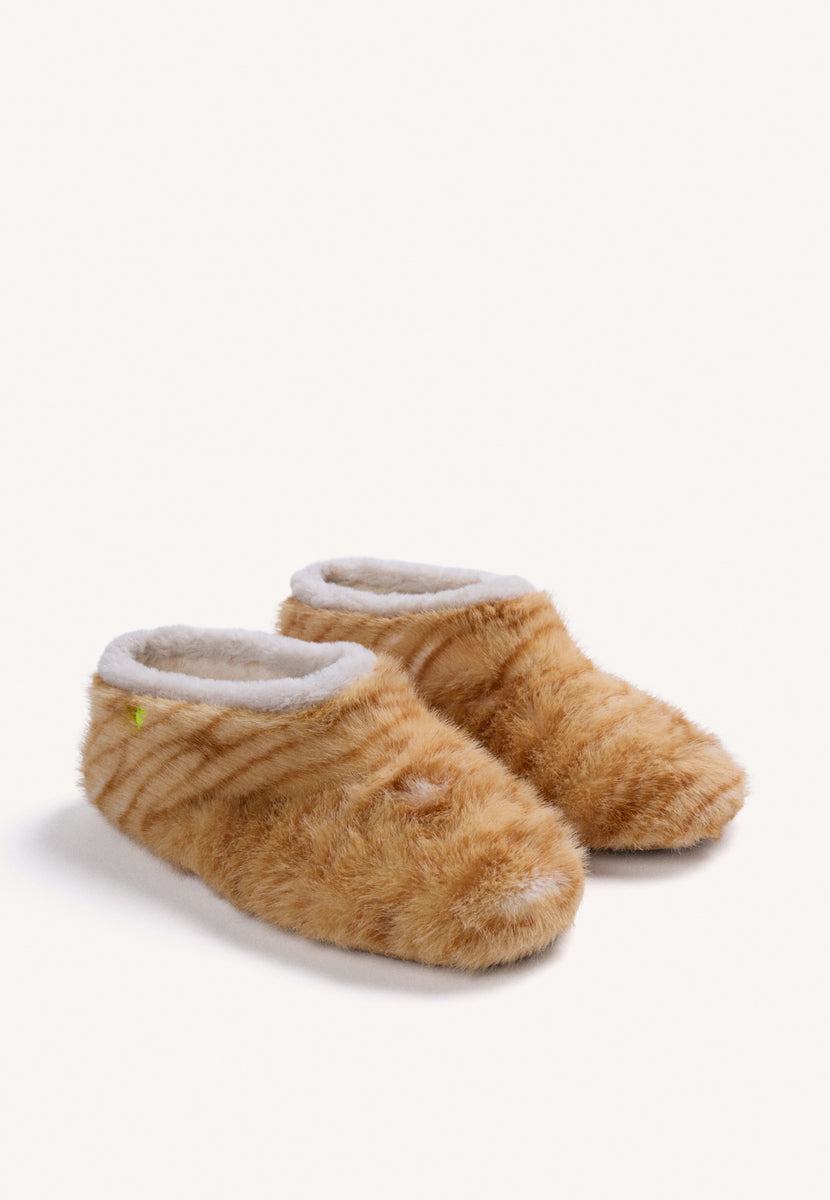ZAPATILLAS DE CASA ABOTINADAS ESTAMPADO ANIMAL PELO