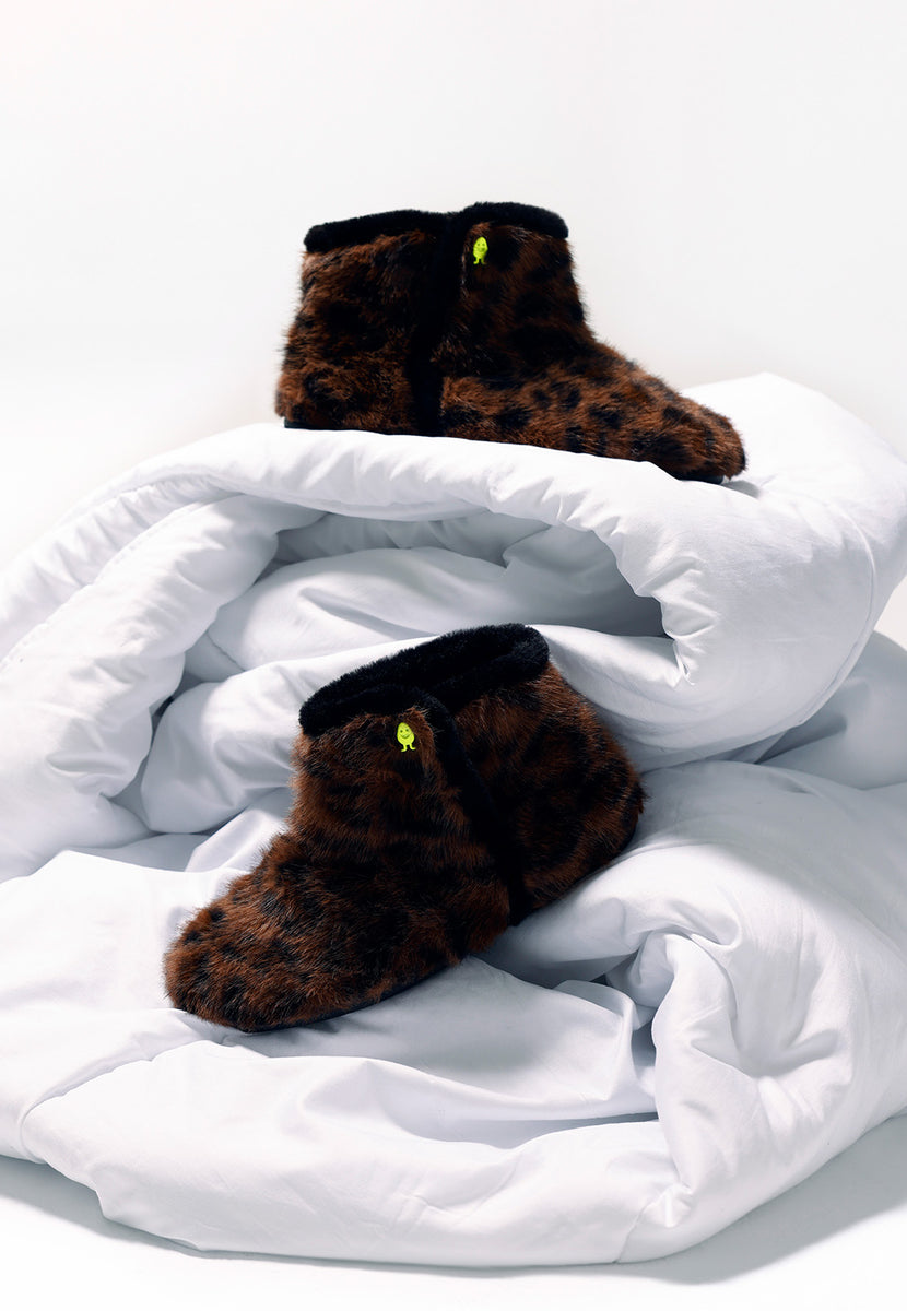 ZAPATILLAS DE CASA ABOTINADAS ESTAMPADO ANIMAL PELO