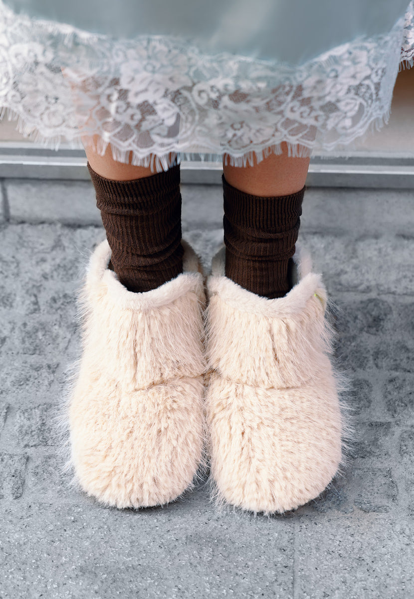 ZAPATILLAS DE CASA ABOTINADAS BEIGE PELO