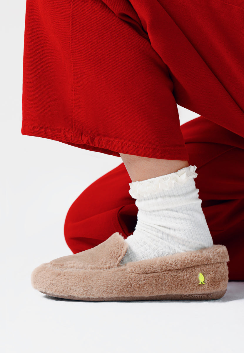 ZAPATILLAS DE CASA TAUPE TIPO MOCASINES PELO