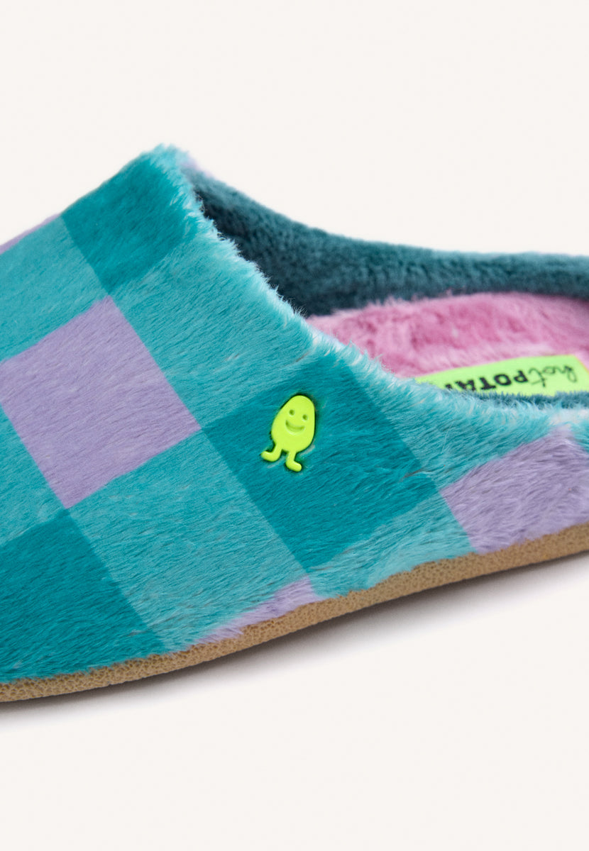 ZAPATILLAS DE CASA CUADROS VERDES Y LILAS PELO