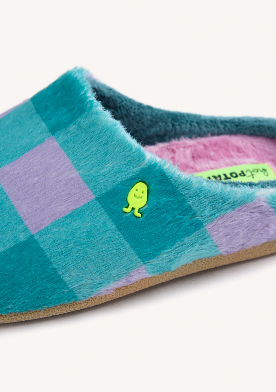 ZAPATILLAS DE CASA CUADROS VERDES Y LILAS PELO