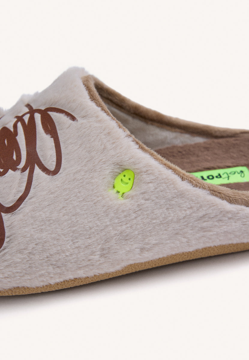 ZAPATILLAS DE CASA BEIGE PELO DIBUJO Y TEXTO